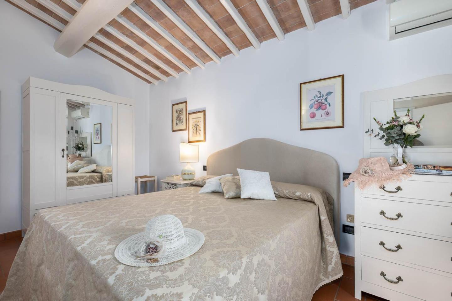 Relais Antico Borgo San Lorenzo Поджибонси Экстерьер фото